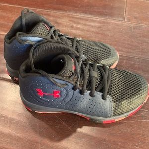 Under Armour Girls Gray and Pink Basketball Shoes Size 1.5